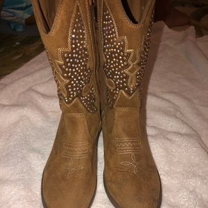 Justice girl boots size 4y